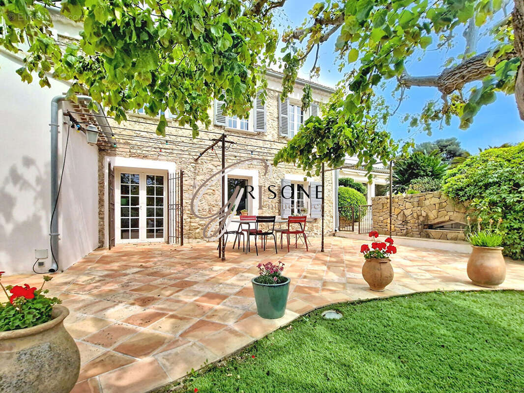 Maison à SIX-FOURS-LES-PLAGES