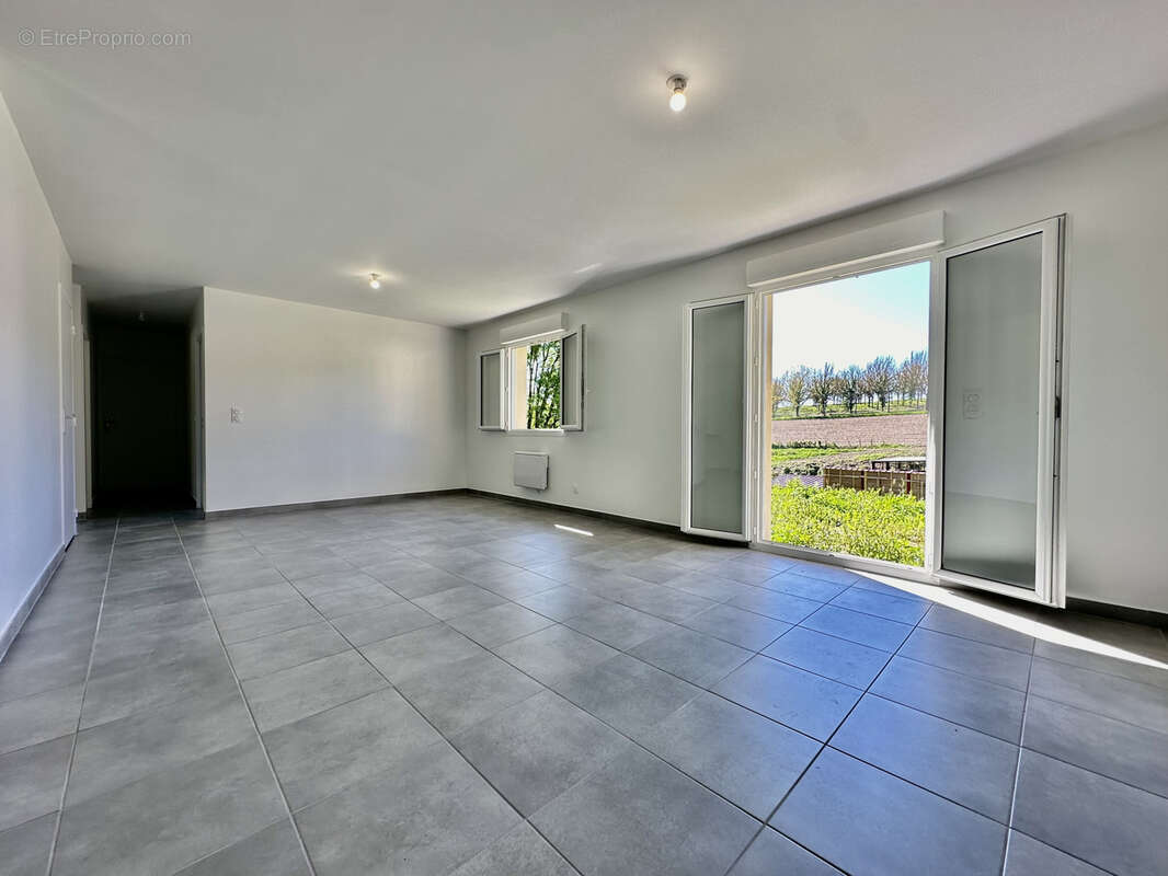 Maison à SAINT-CLAIR-DE-LA-TOUR