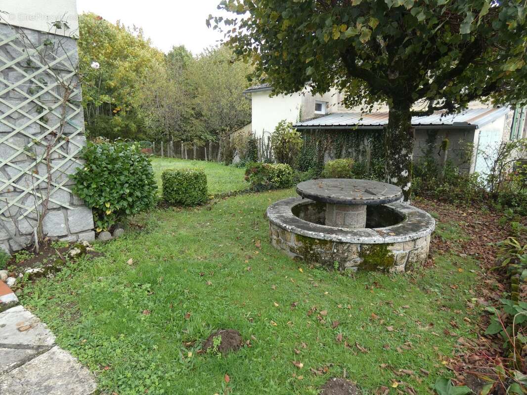 Maison à SAINT-PRIVAT