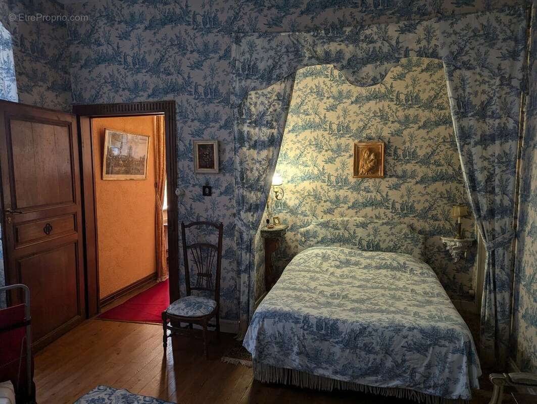 Manoir du XVIIe siècle sur 14500 m² de terrain - photo 13