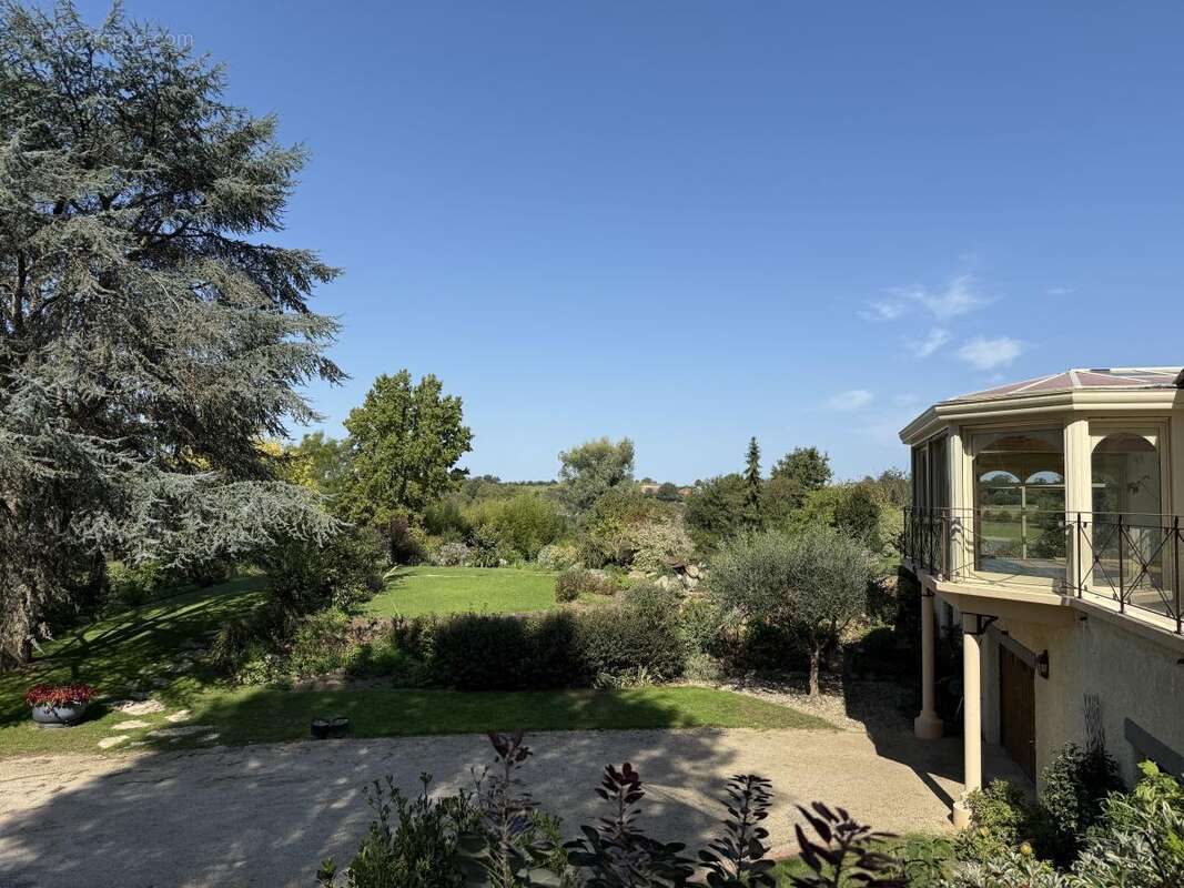Maison 270 m² à La Tessoualle  - photo 9