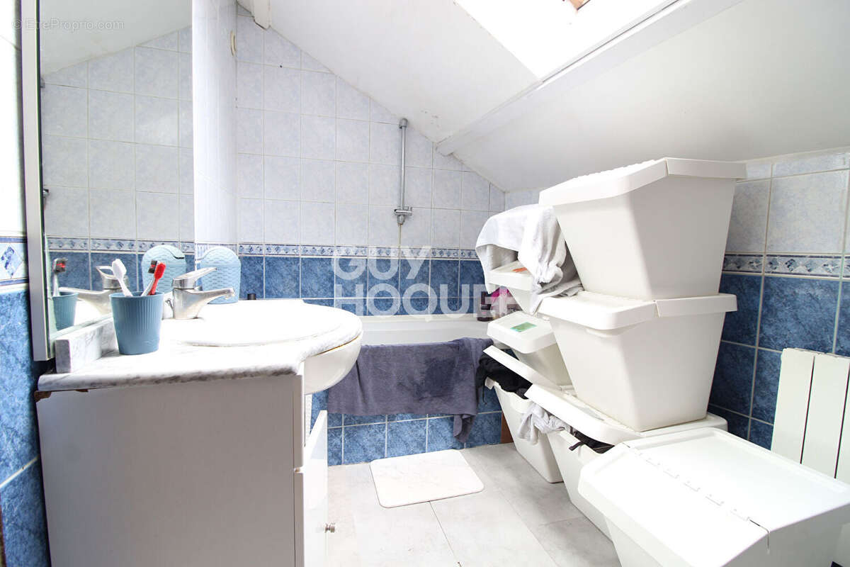 Maison à OZOUER-LE-VOULGIS