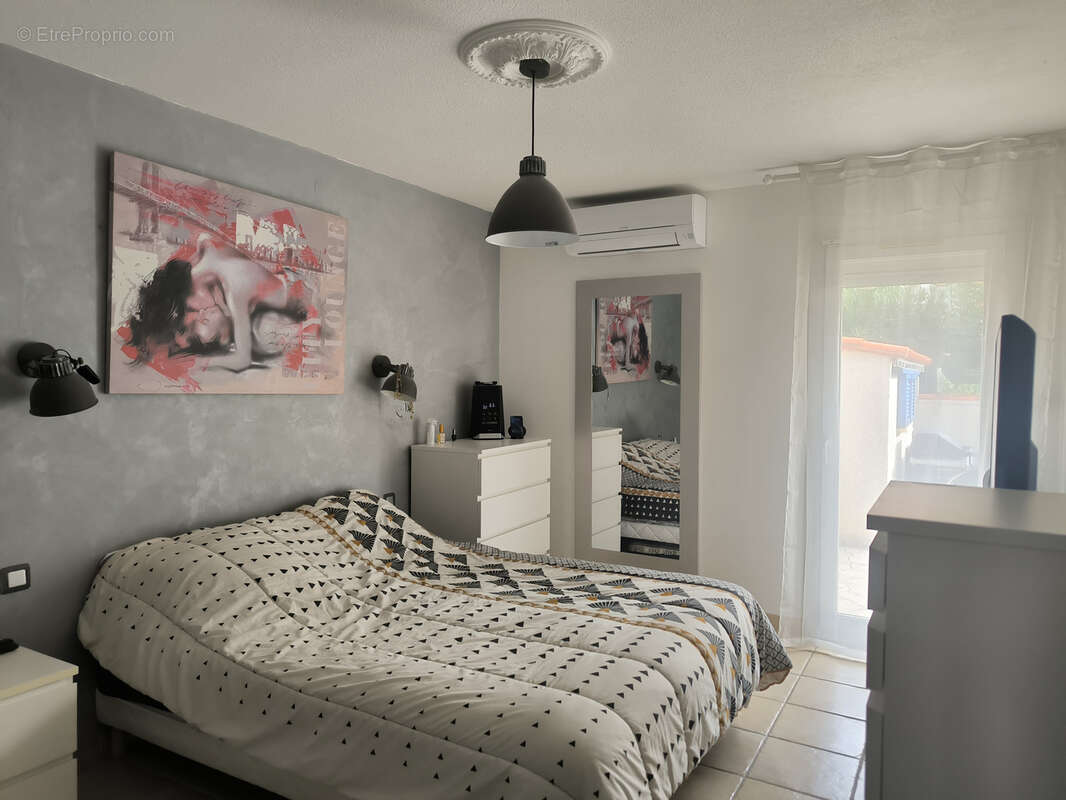 Maison à SAINT-LAURENT-DE-LA-SALANQUE