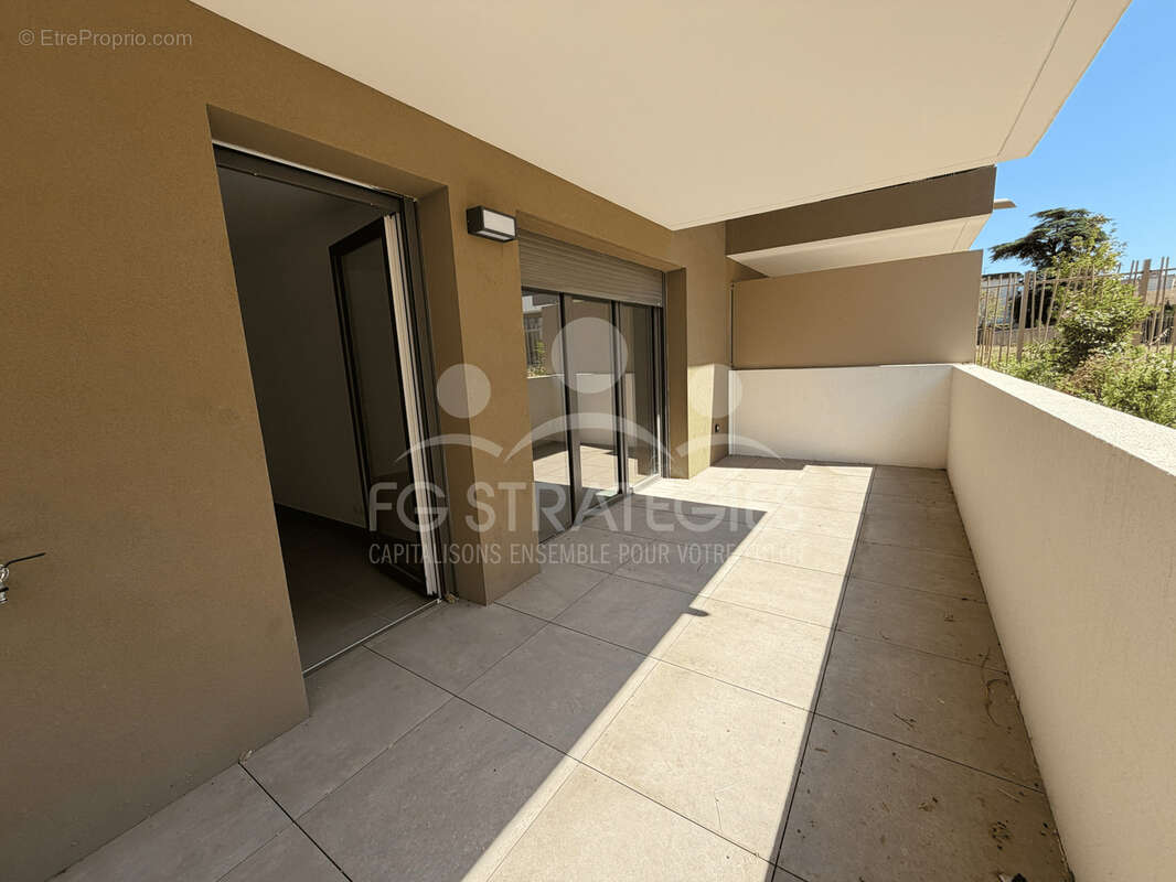 T2 neuf avec terrasse disponible de suite   Port Marianne Nouvelle Mairie MONTPELLIER - photo 4