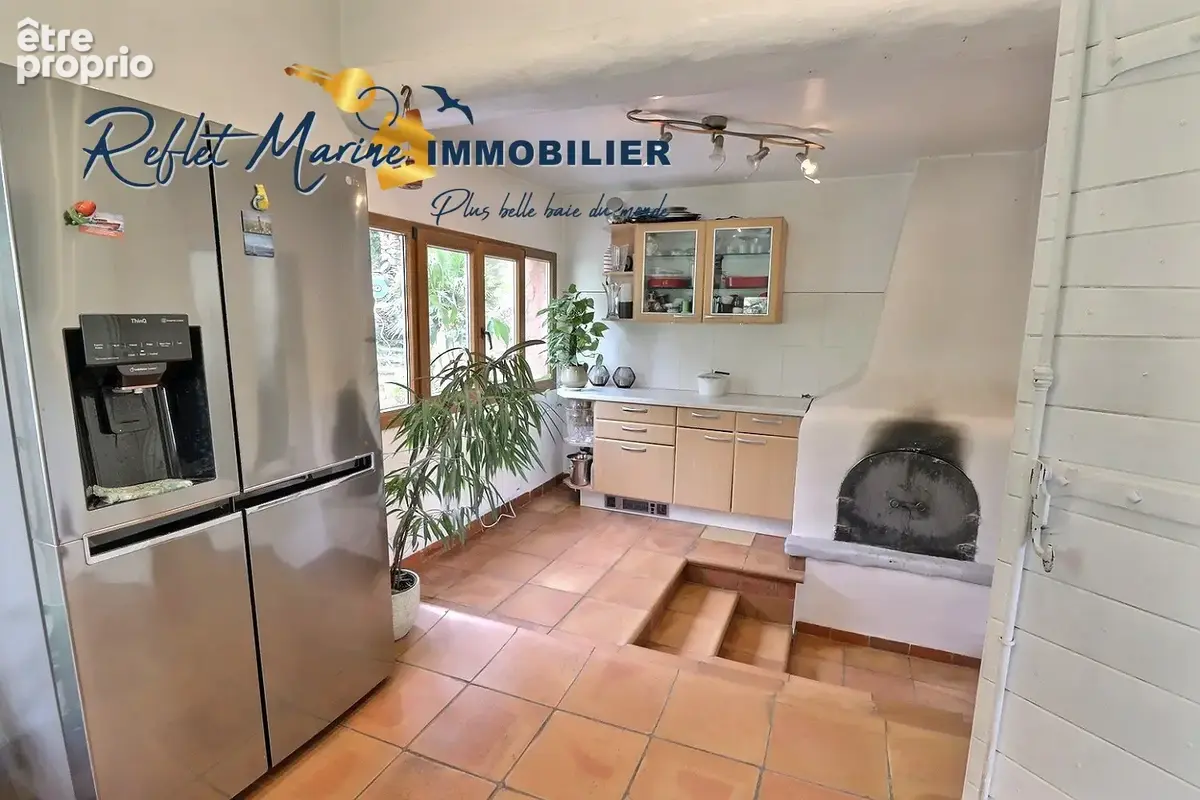 À  LA CIOTAT, charmante Villa T5 de 145 m2 avec studio indépendant et piscine - photo 4