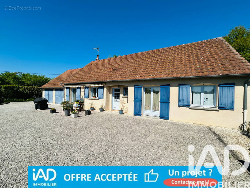 Photo 1 - Maison à HERY