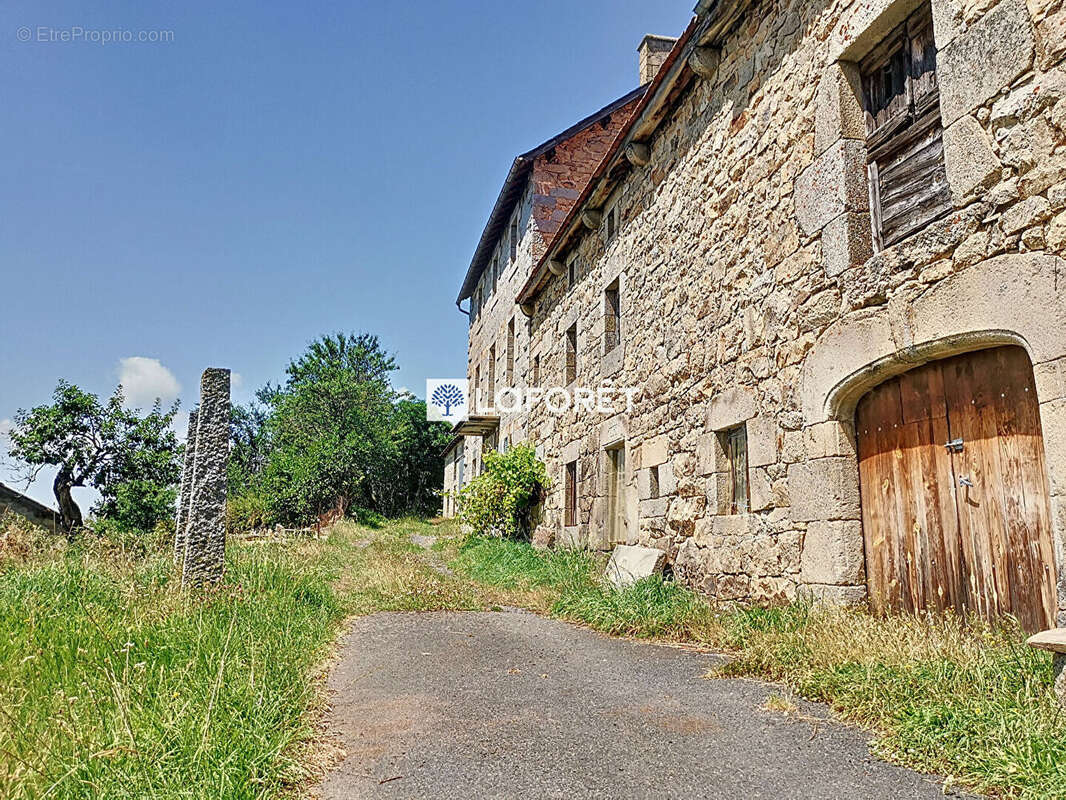 Maison à SAINT-PRIVAT-DU-FAU