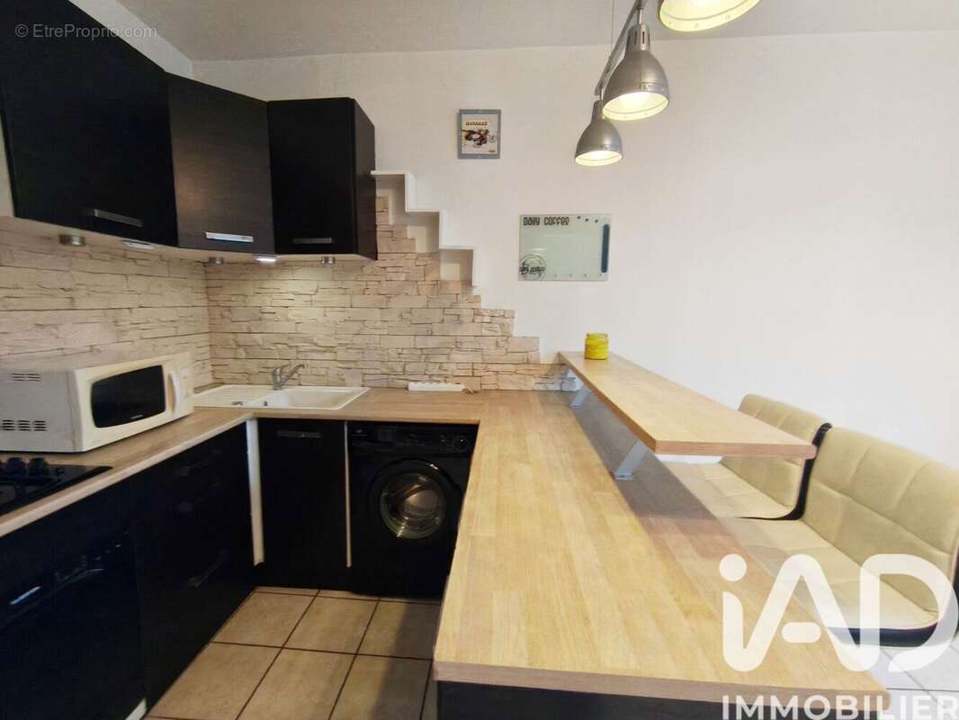Appartement 47 m² à Saint-Etienne  - photo 2