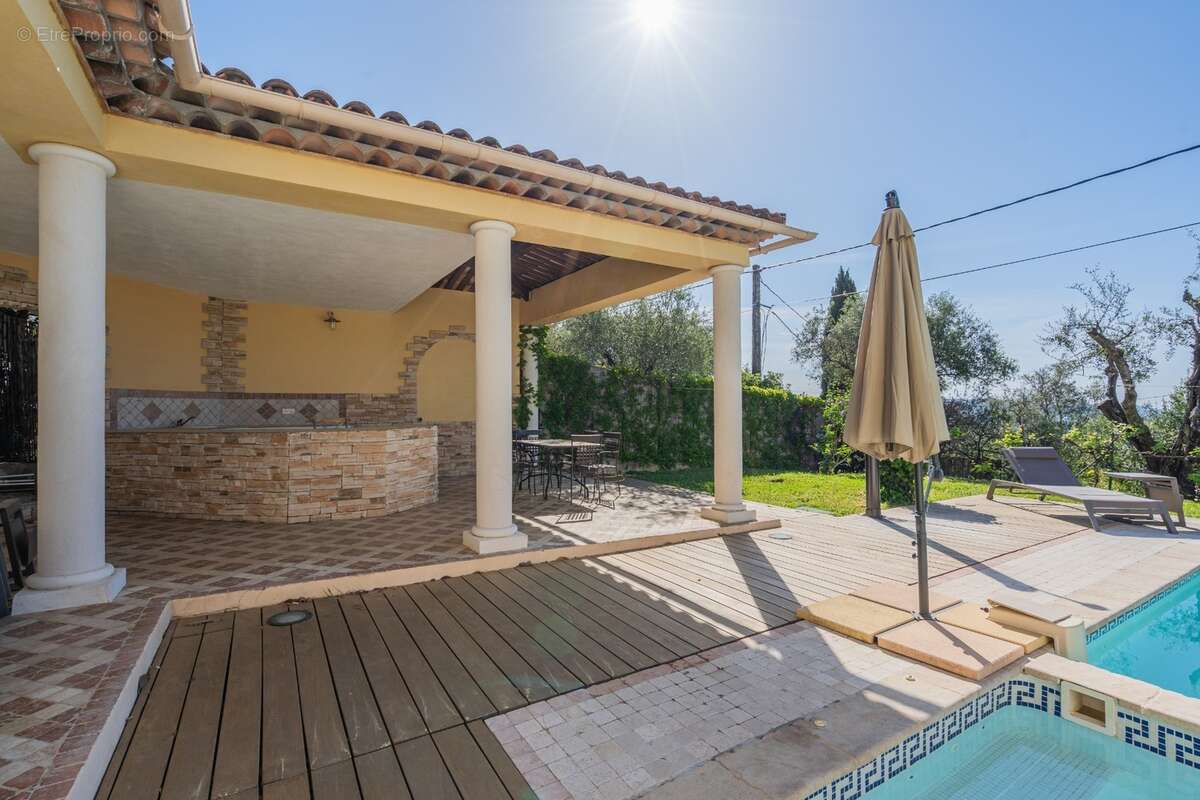 Villa contemporaine de prestige – Vue mer – Piscine chauffée & jacuzzi – Saint-Jean Grasse - photo 25