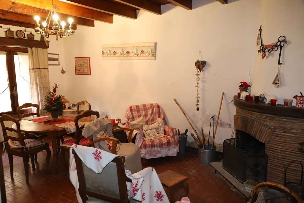 Appartement à LES CABANNES