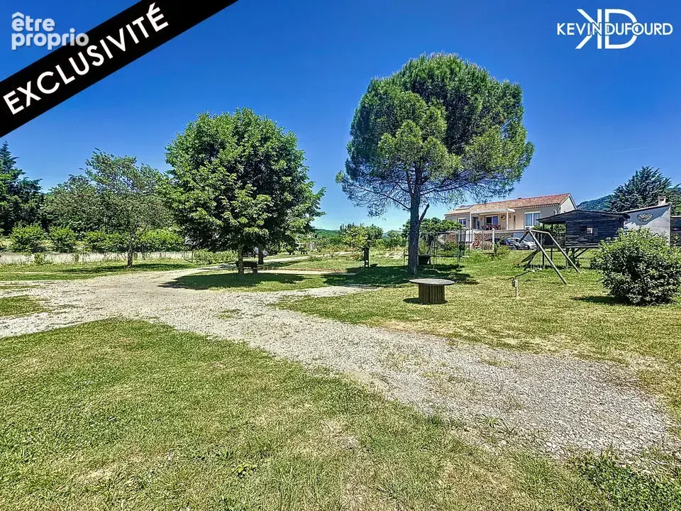 Ensemble immobilier de 200m² sur un terrain de 3000m² à - photo 6