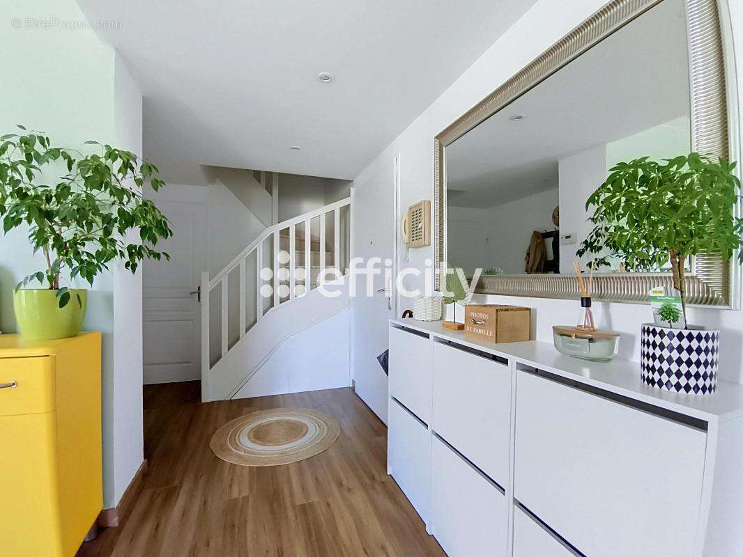 Appartement à SAINT-GRATIEN