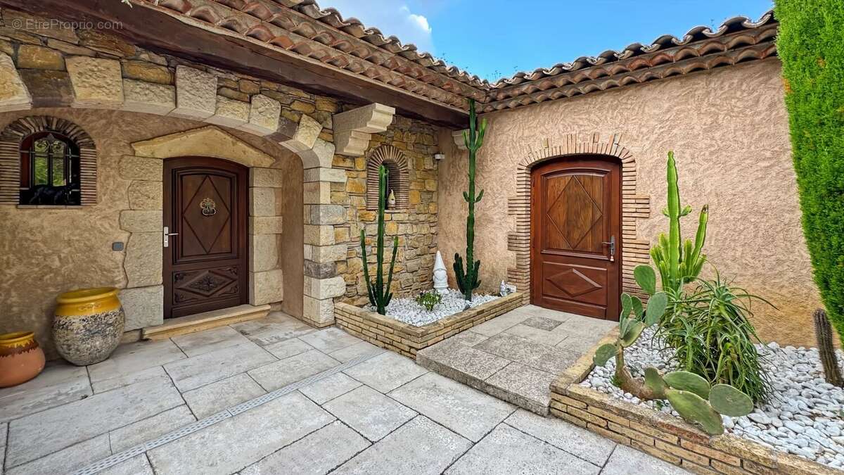 Maison à MOUANS-SARTOUX