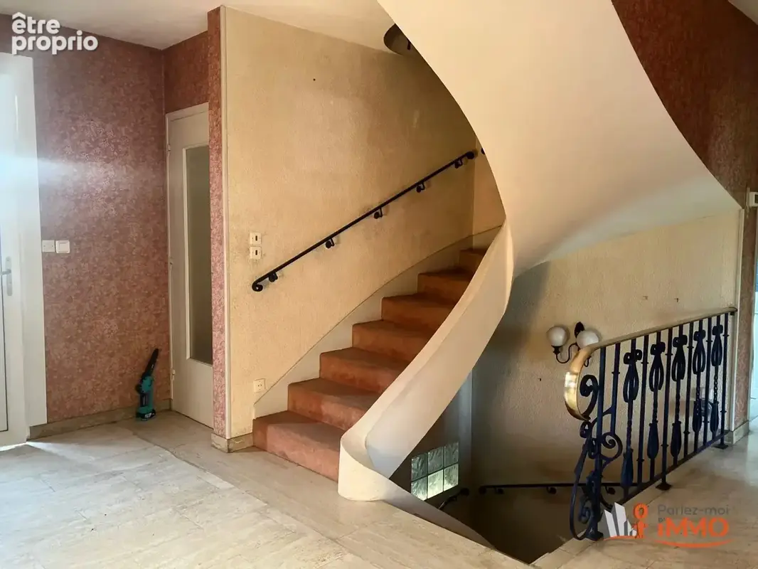 Villa traditionnelle sur 6490m2 de terrain constructible - photo 11