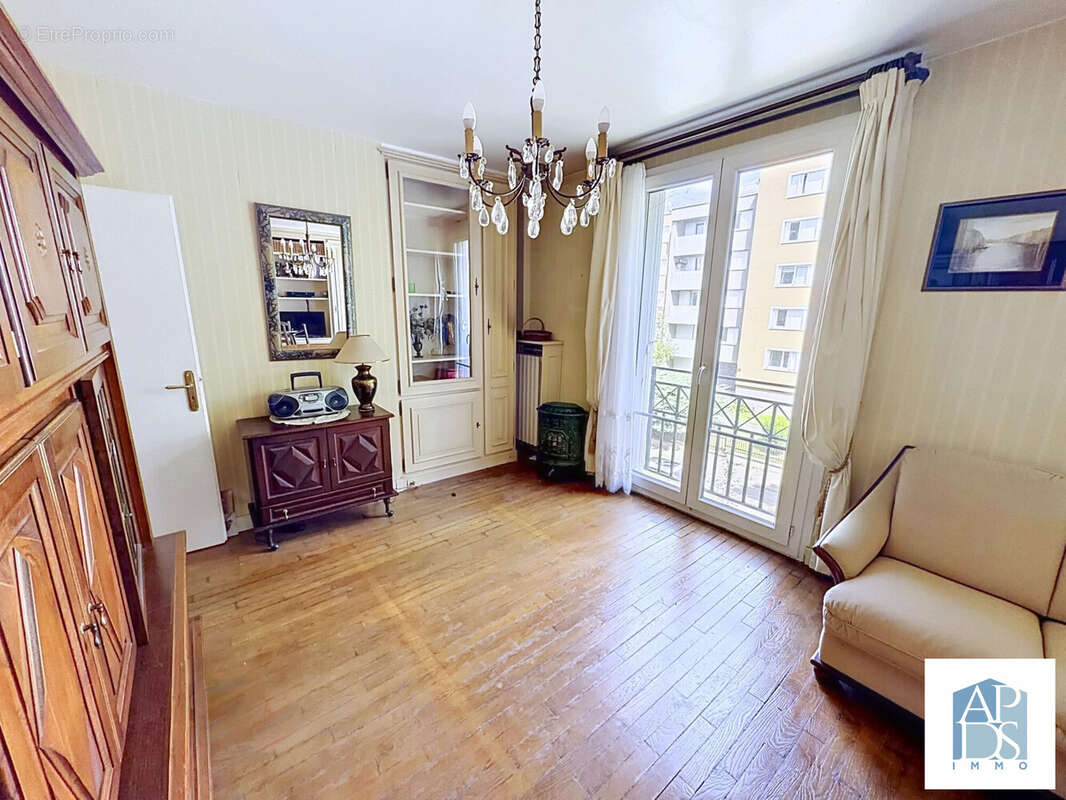 Salon - salle à manger - Appartement à NOISY-LE-GRAND