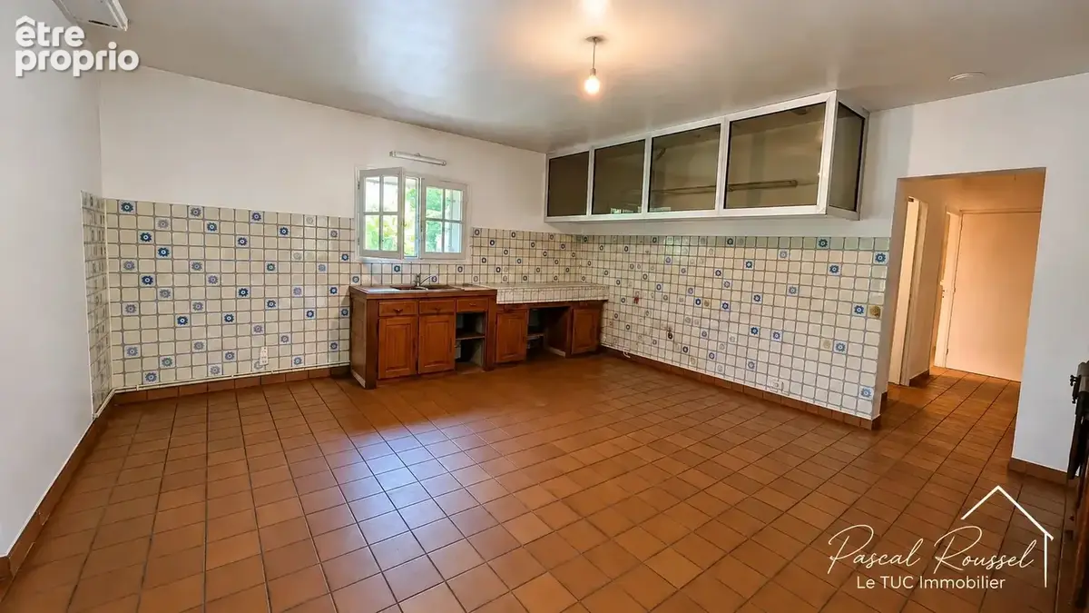 LONGERE DE CARACTERE-270 m2-3,5 hectares de bois-Dépendances - photo 5