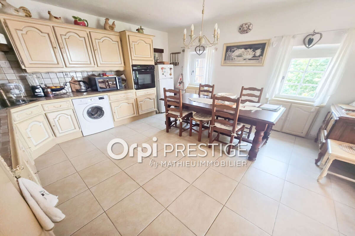 Maison 96 m² à Biot  - photo 4