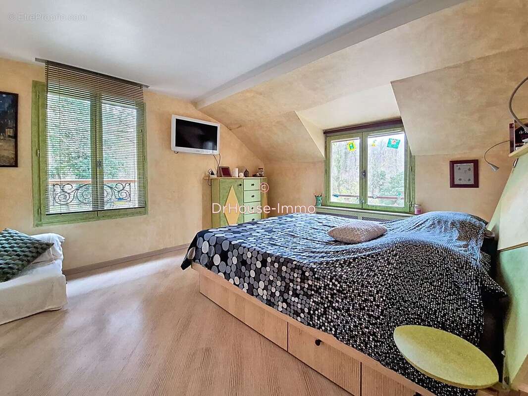Maison 155 m² à Saint-Cyr-Sous-Dourdan  - photo 34