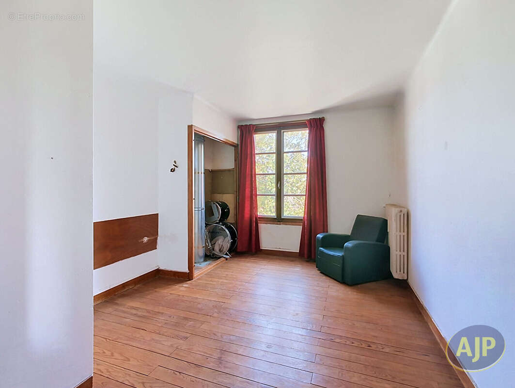 Maison Vieillevigne 6 pièces, 4 chambres - photo 5