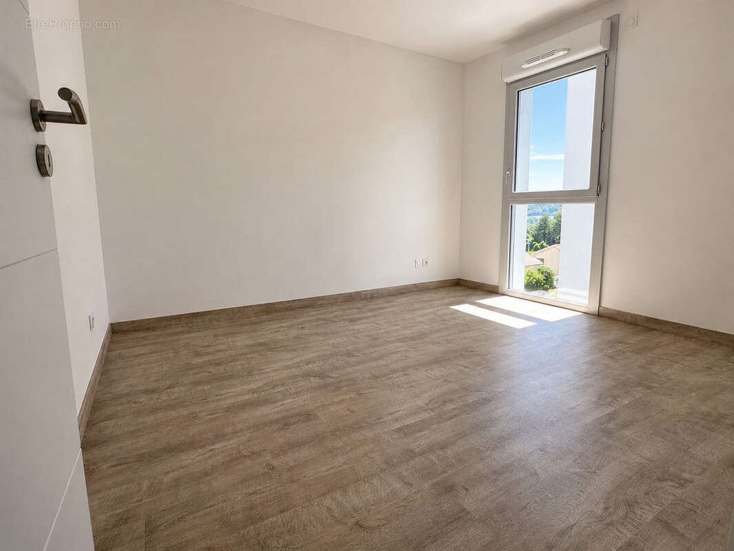 Appartement à SAINT-ROMAIN-EN-GAL