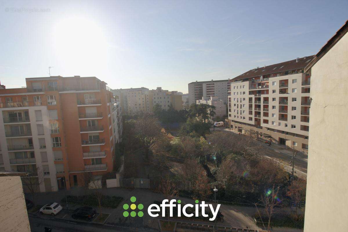 Appartement 72 m² à Villeurbanne  - photo 7
