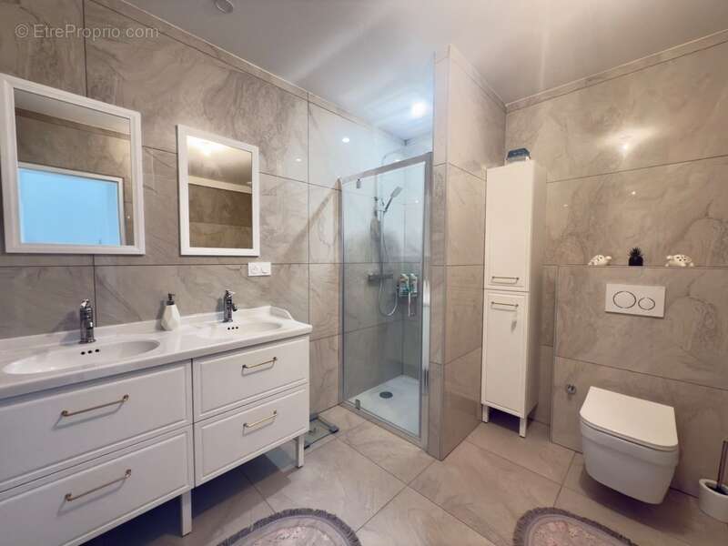 Maison à LES MARTRES-DE-VEYRE