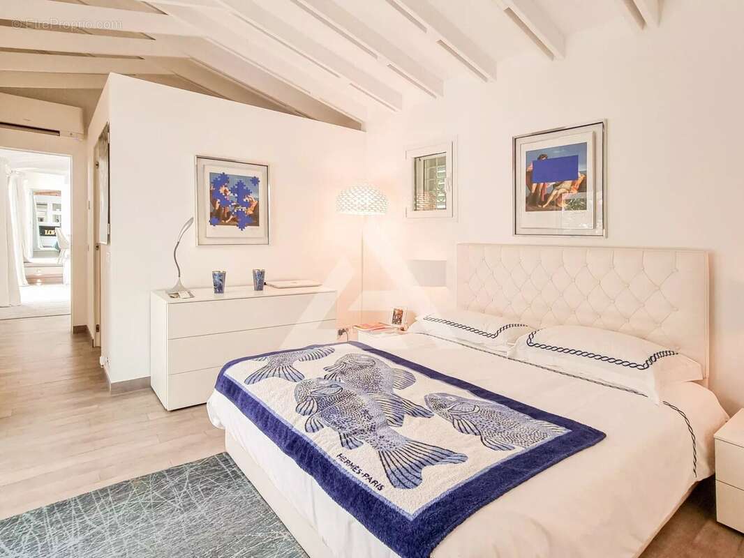 Appartement à EZE