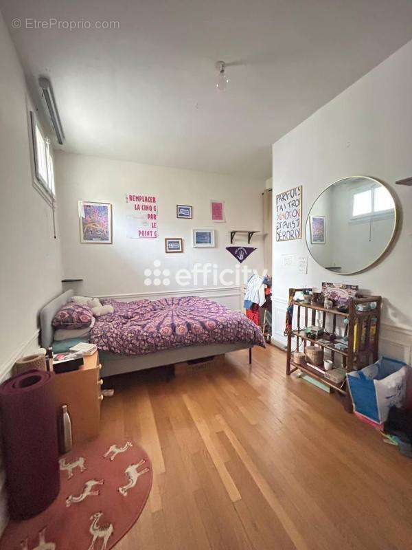 Appartement à PARIS-20E