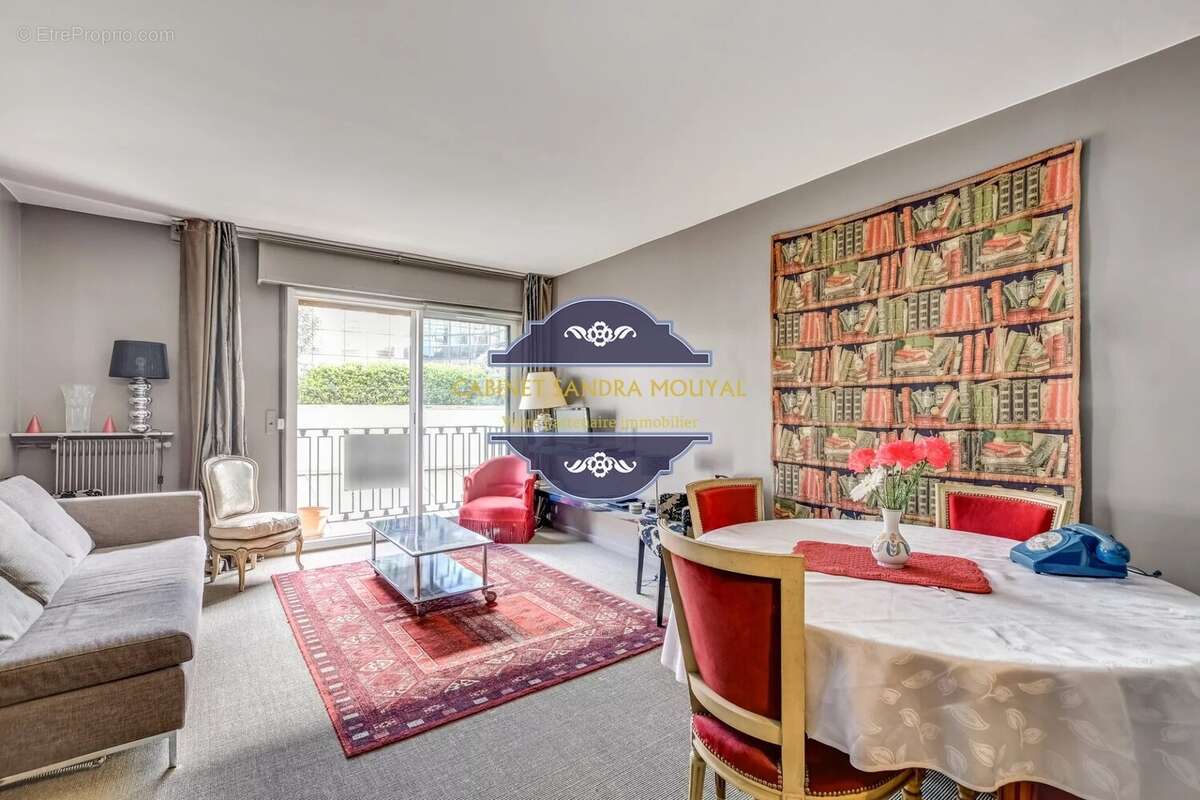 Appartement à PARIS-8E