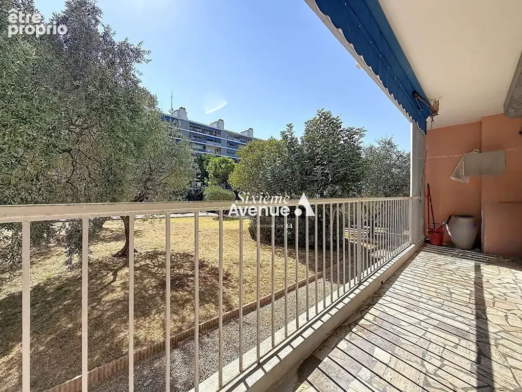 A vendre - Appartement rénové à Grasse 2 pièces de 53 m² avec parking et cave - photo 5