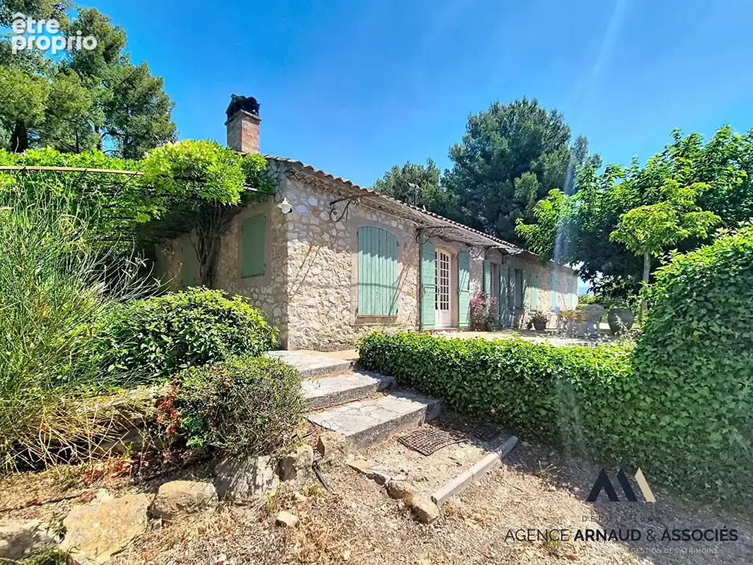 Le Castellet - Authentique bastide provençale en pierre de plain-pied avec vue panoramique - photo 4