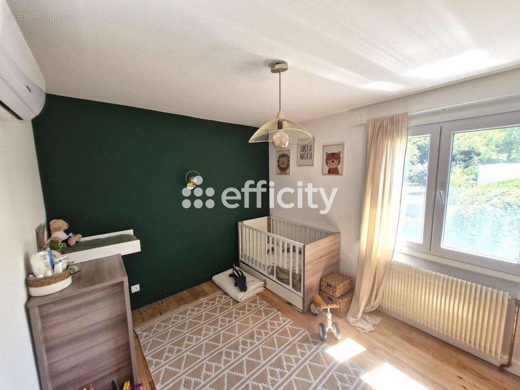Maison 140 m² à Neuville-Sur-Saone  - photo 6