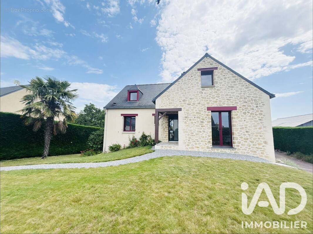 Photo 1 - Maison à ISSE