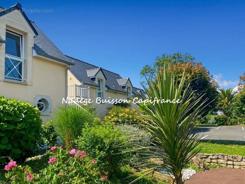 Appartement à COLLEVILLE-SUR-MER