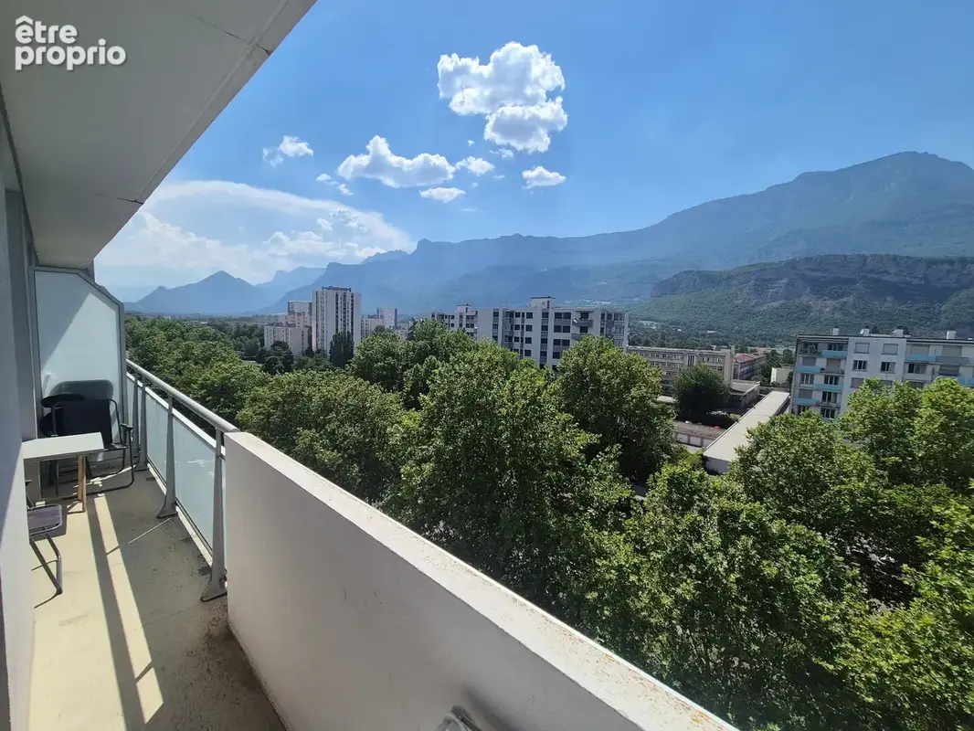Appartement à LE PONT-DE-CLAIX