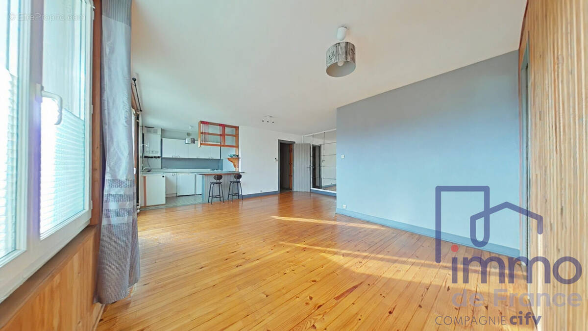 Appartement à SAINT-ETIENNE