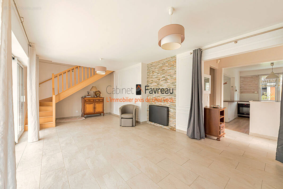 Maison à L'HAY-LES-ROSES