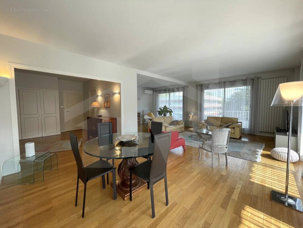 Appartement à MEYLAN