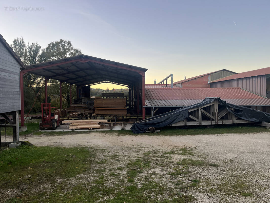 Commerce à SARLAT-LA-CANEDA