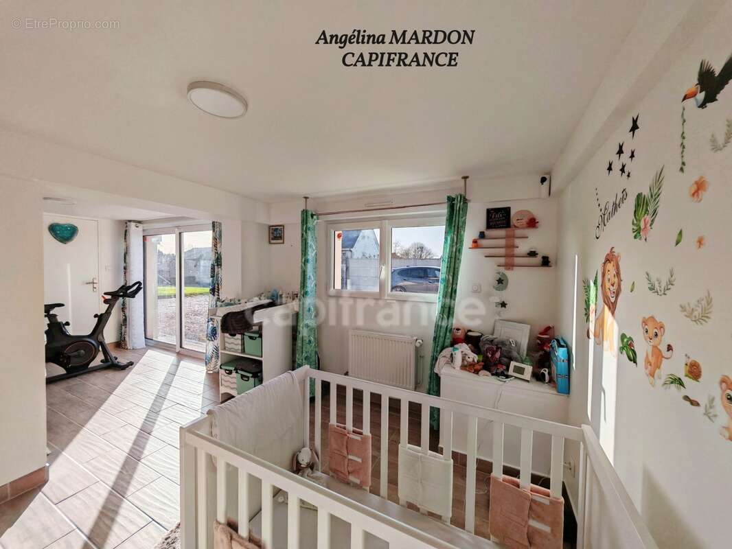 Maison Traditionnelle T5 de 124 m² – Terrain Paysager de 1215 m² + Piscine à Saint-Nicolas-de-la-Taille (76 170) - photo 12