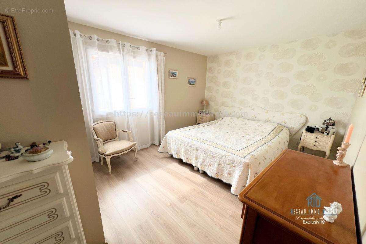 Maison à SAINT-SIMEON-DE-BRESSIEUX