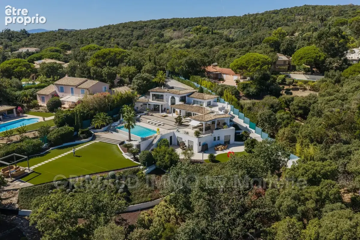 Maison 7 pièces 440 m² à vendre à Grimaud (83310) - photo 2