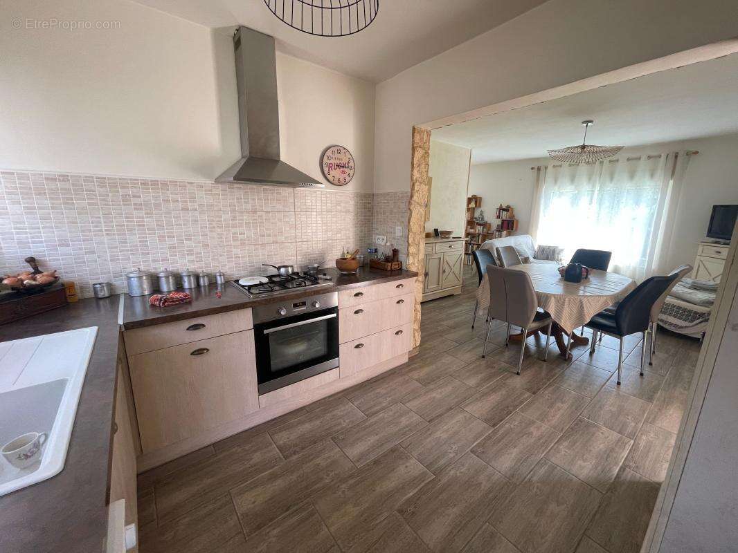 Maison à RUOMS