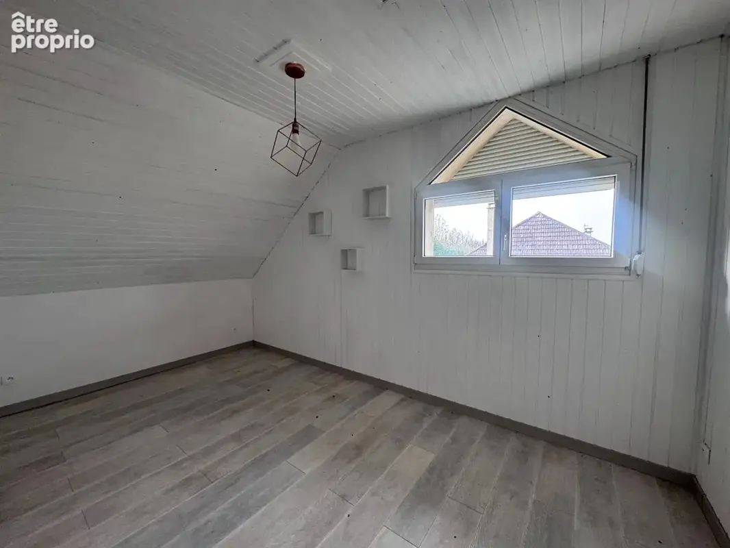 Exclusivité IMMOFLORE - Superbe maison 7 pièces avec piscine à Larnod - photo 8