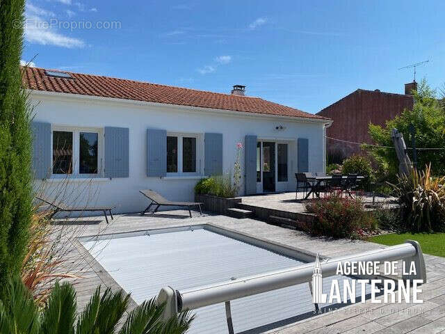 Maison à LA BREE-LES-BAINS