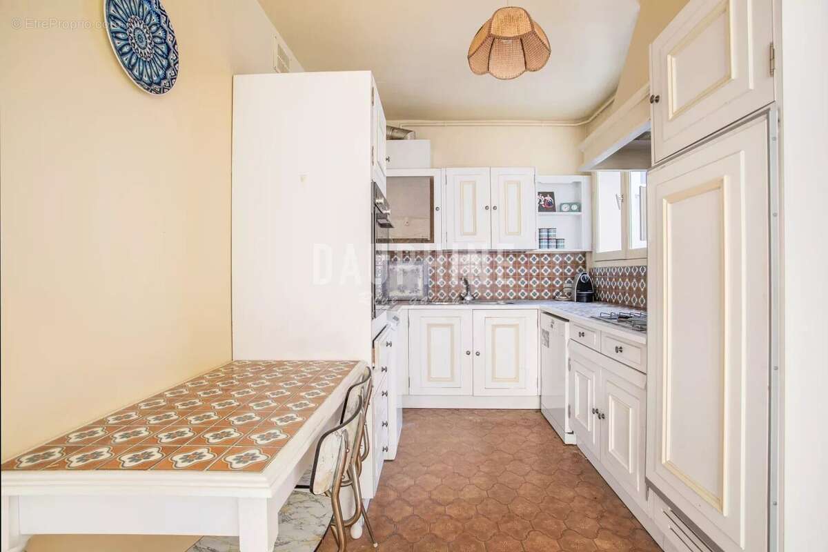 Appartement à PARIS-7E