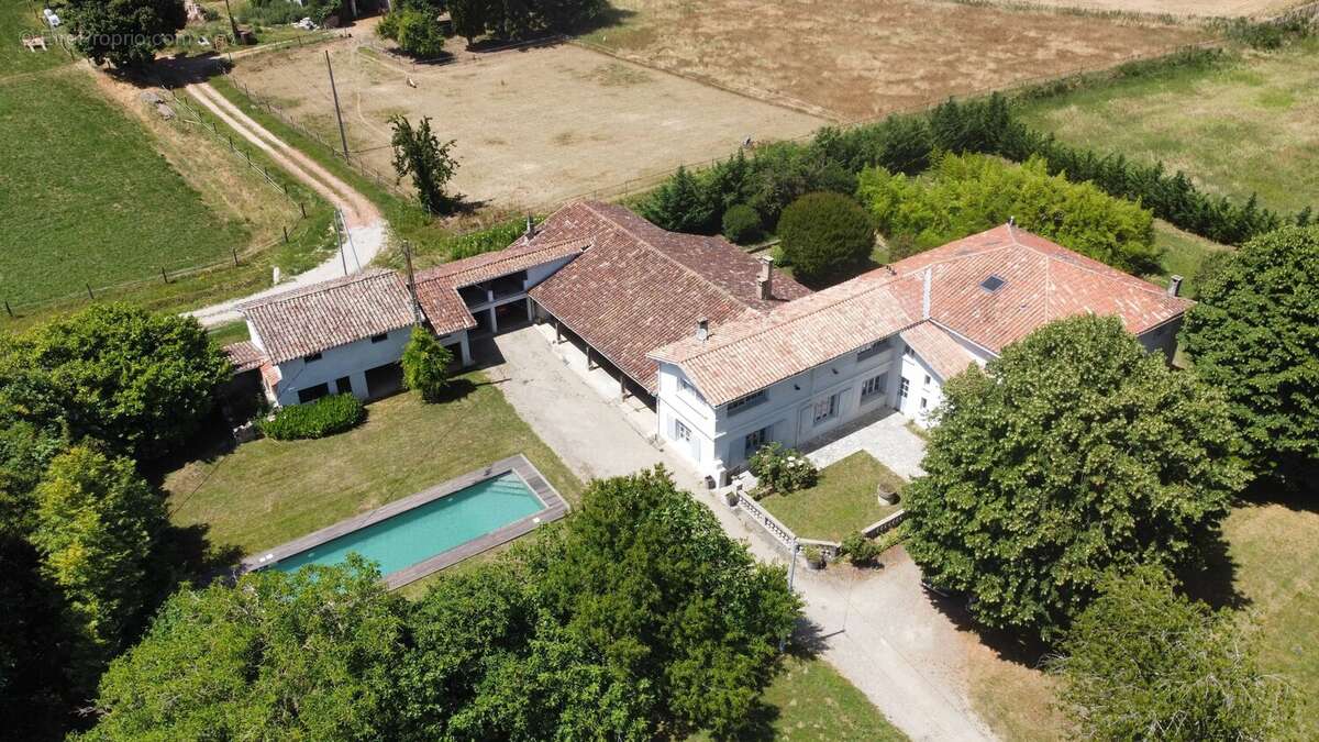 Maison à CLAIRAC