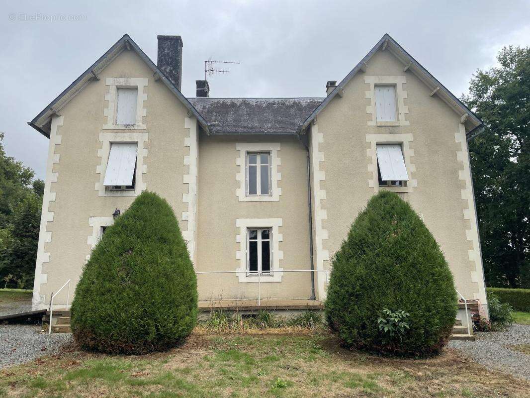 Maison à LANOUAILLE