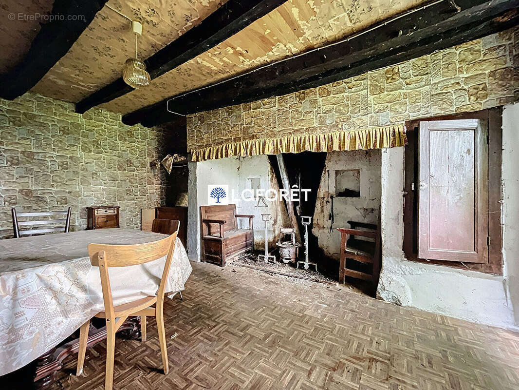 Maison à THERONDELS