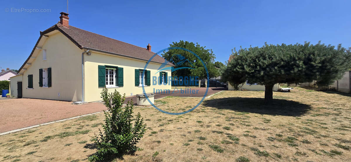 Maison à SAINT-MARCEL